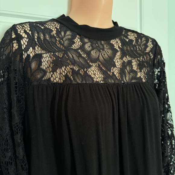 K&C black loose blouse with lace and 3/4 sleeves NWOT - Picture 2 of 5